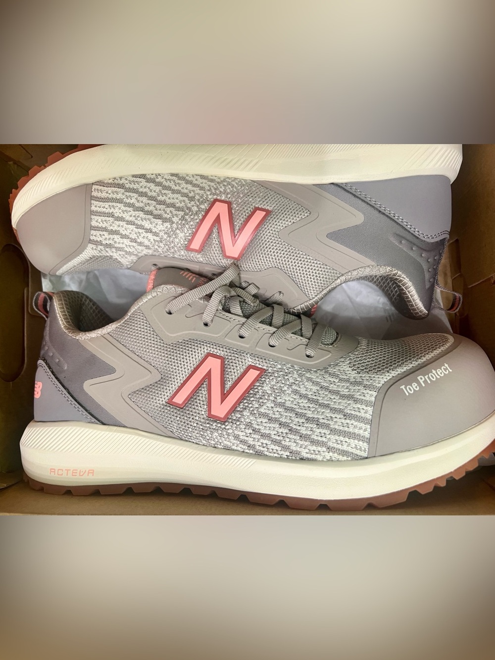 NWT New Balance Speedware Women's Safety Work Shoes - Composite Toe - Grey/Pink